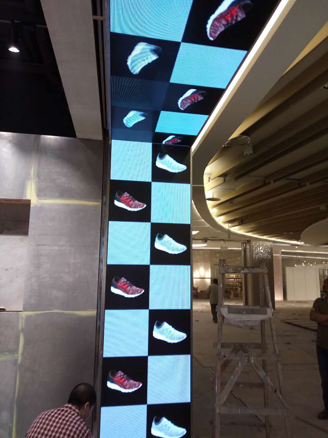 浙江杭州國大城市廣場(chǎng)室內(nèi)LED顯示屏現(xiàn)場(chǎng)效果圖片